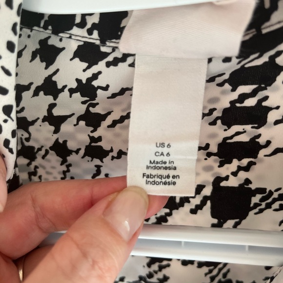 H&M Richard Allen collab shirt. Very trendy black and white! - Picture 2 of 6